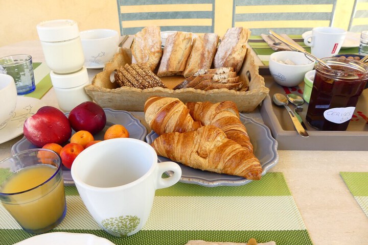 Breakfast/Coffee Service 19 of 26