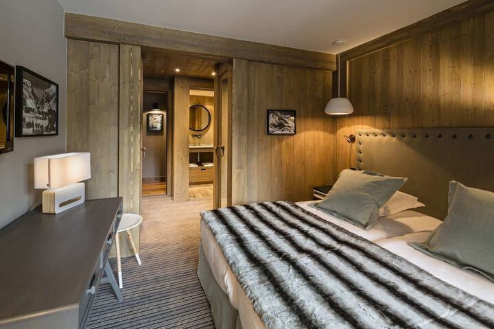Room 10 of 67