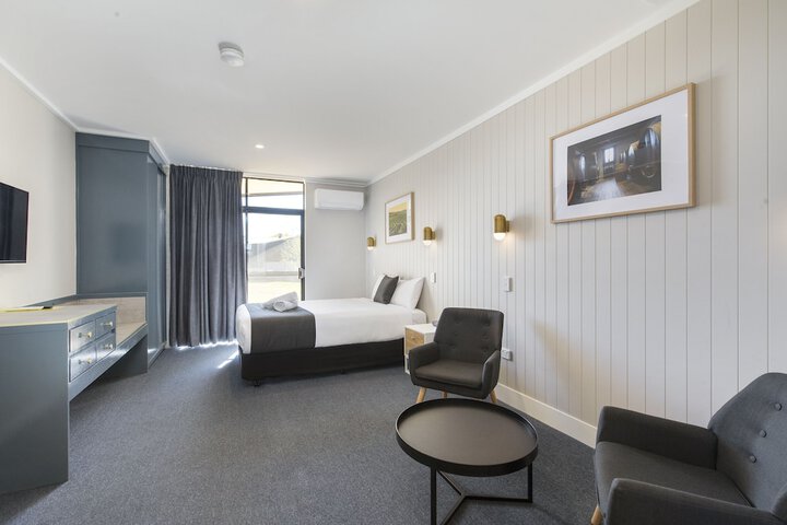Room 6 of 49