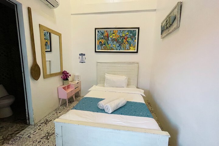 Room 28 of 106