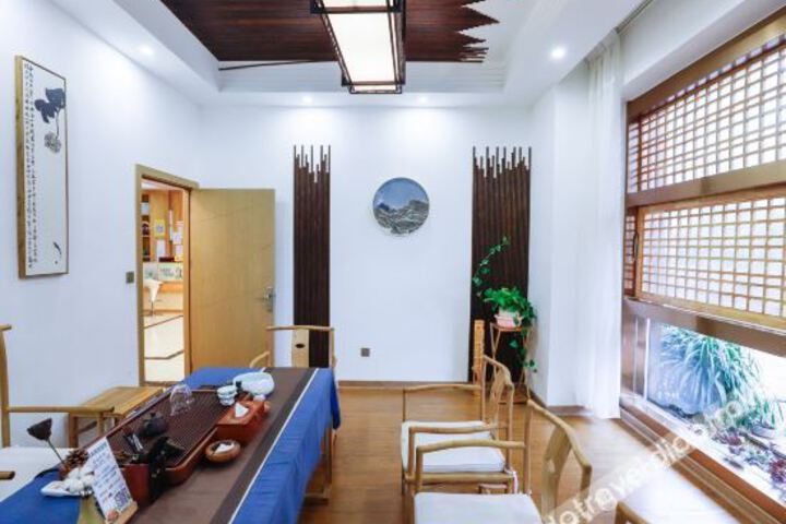 Hotel Interior 15 of 32