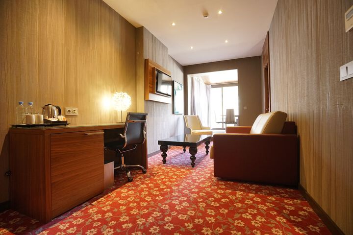 Room 4 of 55