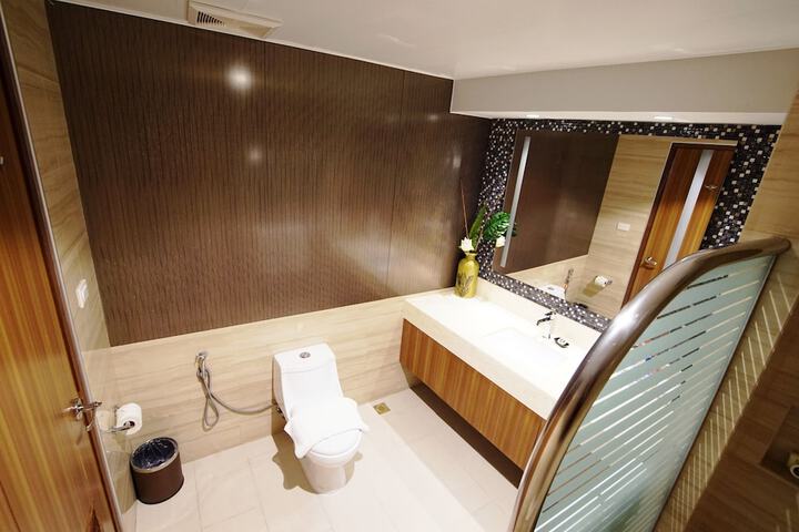 Room 34 of 62
