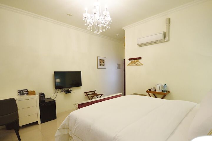 Room 19 of 49