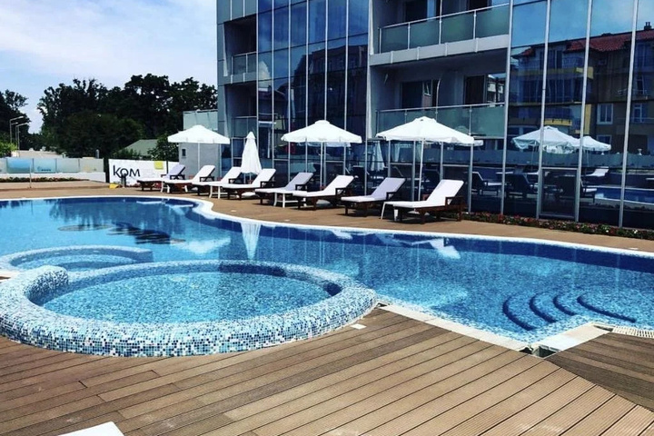 Pool 11 of 16