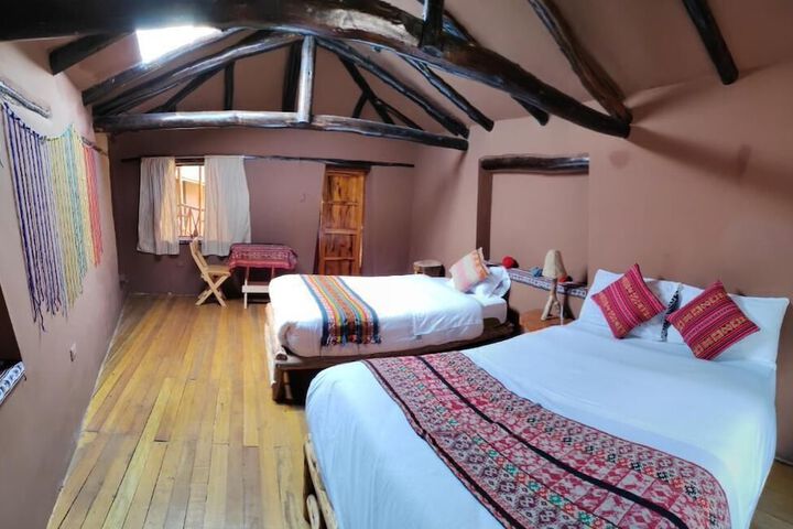 Room 4 of 17