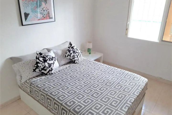 Room 6 of 14