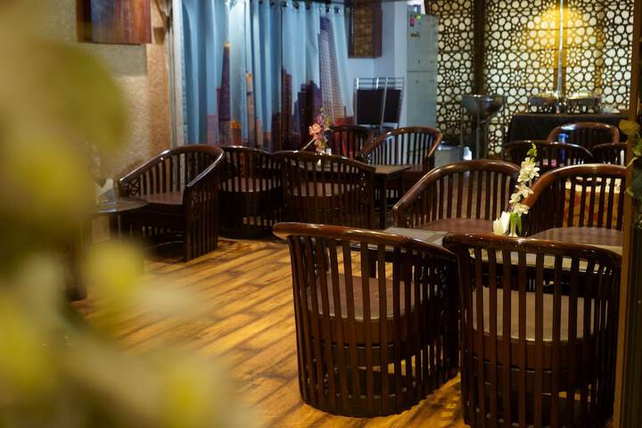 Dining 42 of 48
