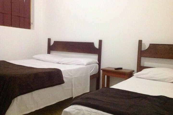 Room 11 of 32