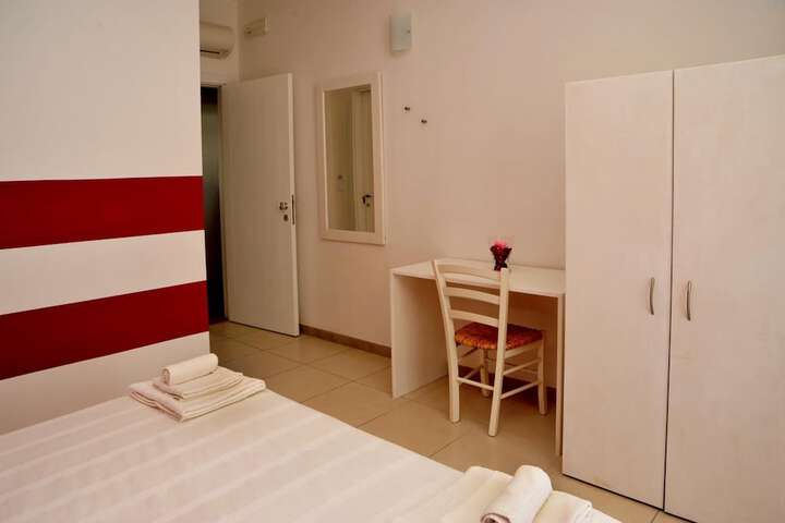Room 14 of 62