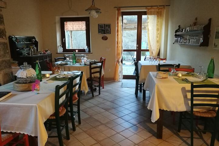 Dining 21 of 39