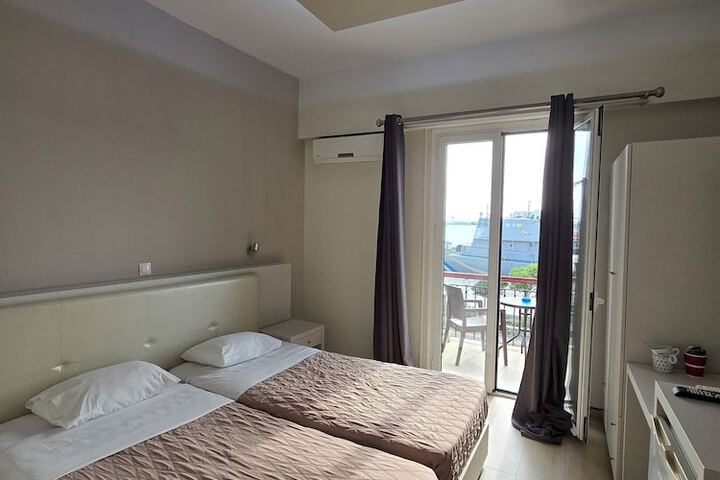 Room 15 of 36