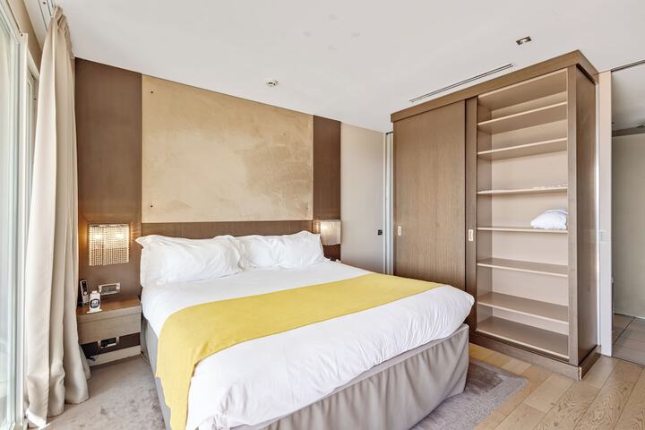Room 13 of 85