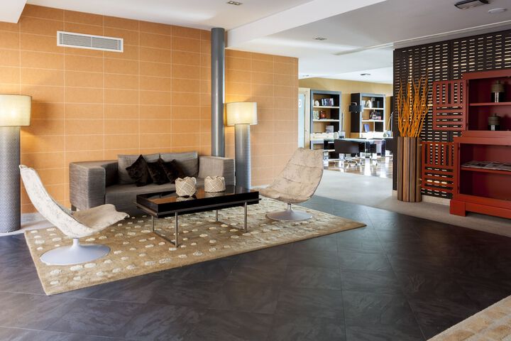 Guest Lobby