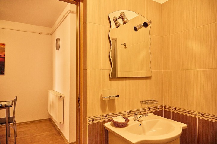 Room 181 of 230