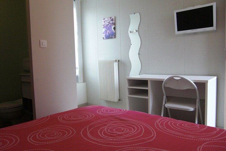 Room 14 of 32