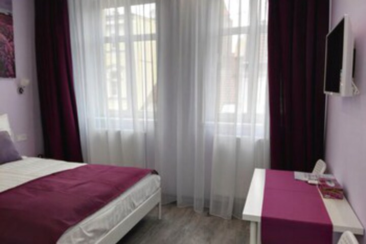 Room 83 of 99