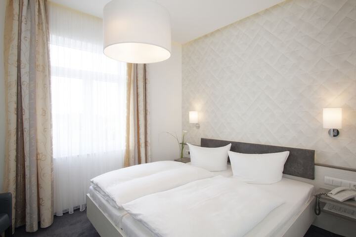 Room 10 of 39