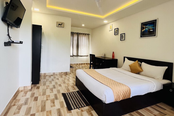 Room 3 of 42