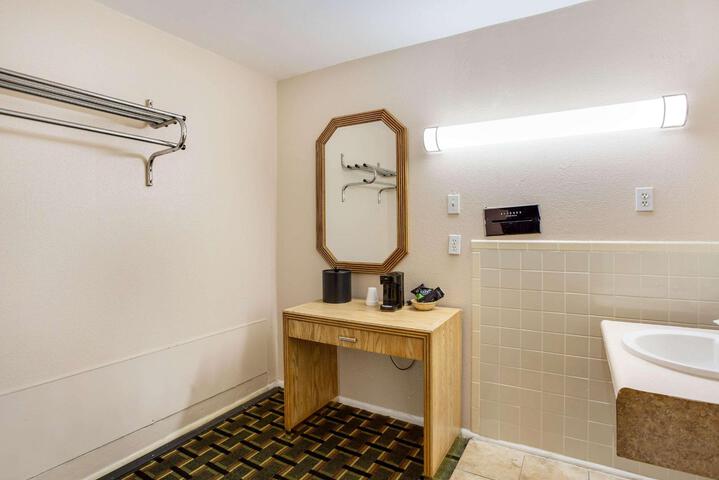 Room 34 of 55
