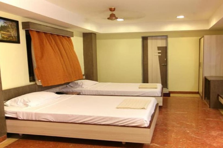 Room 13 of 21