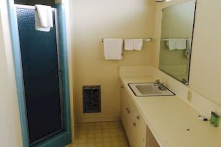 Room 2 of 7