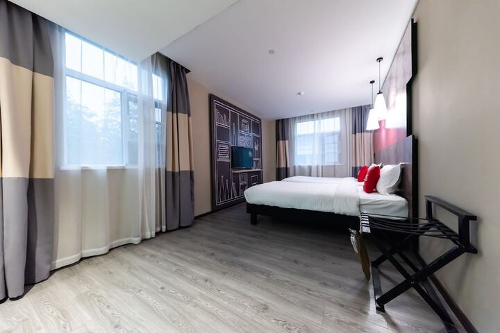 Room 3 of 23