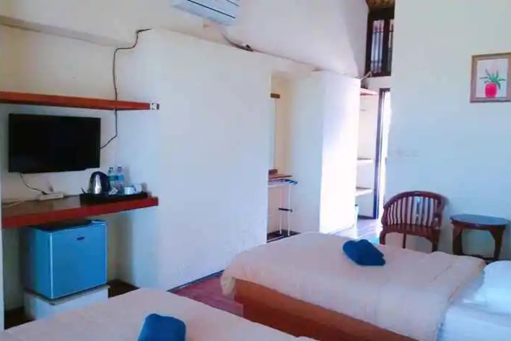 Room 2 of 26
