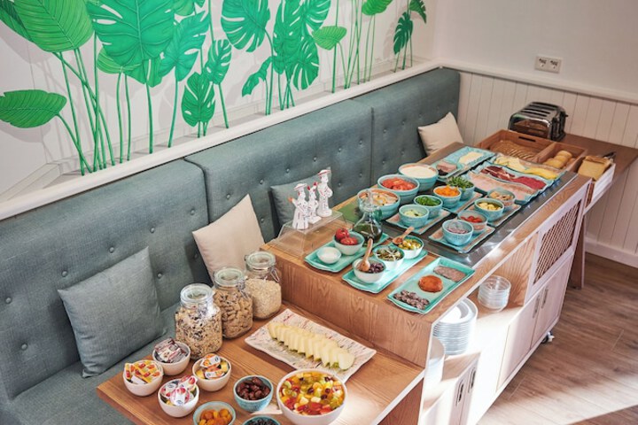Breakfast/Coffee Service 47 of 73