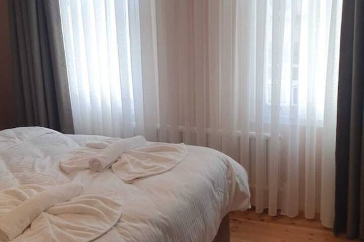 Room 8 of 32