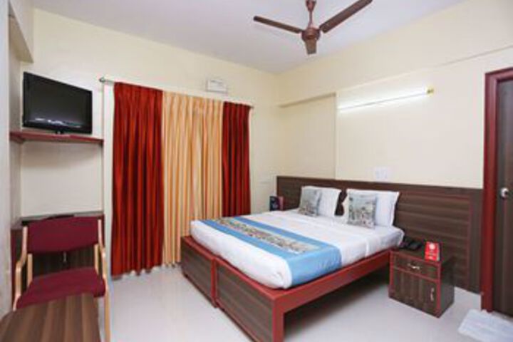 Room 10 of 27