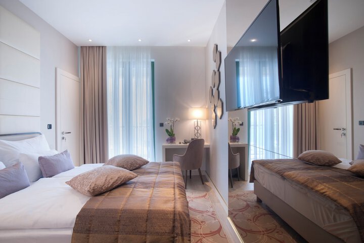 Room 10 of 78