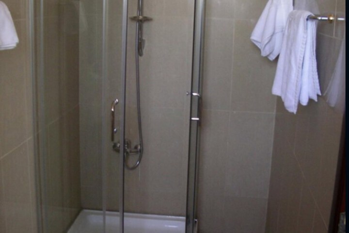 Room 10 of 22