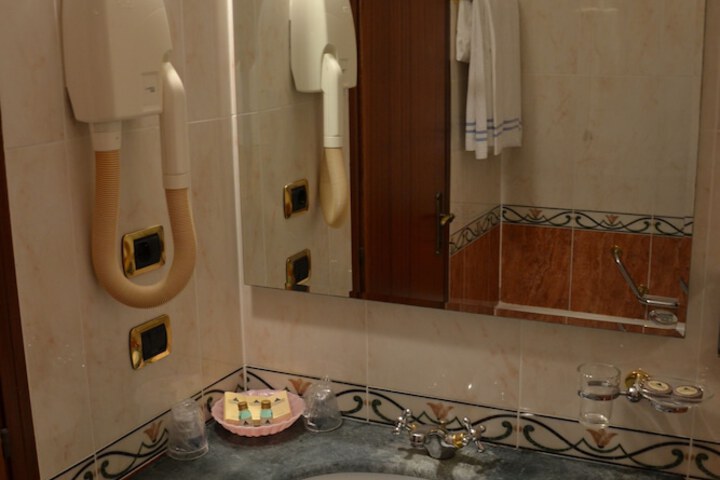 Room 44 of 53