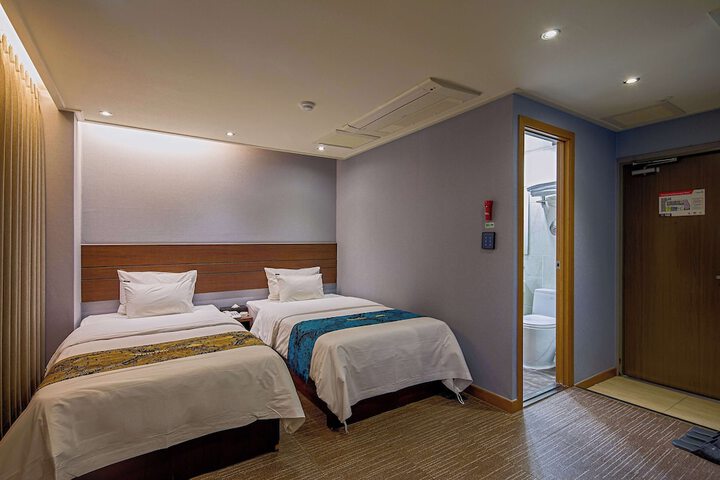 Room 21 of 57