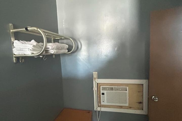 Room 14 of 22