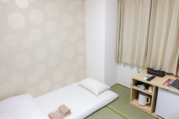Room 19 of 107