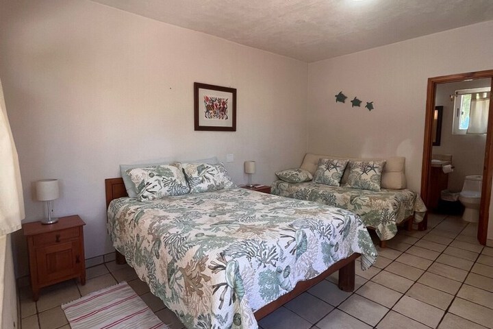 Room 11 of 33