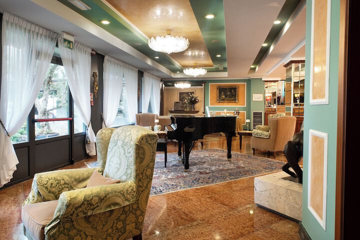 Guest Lobby