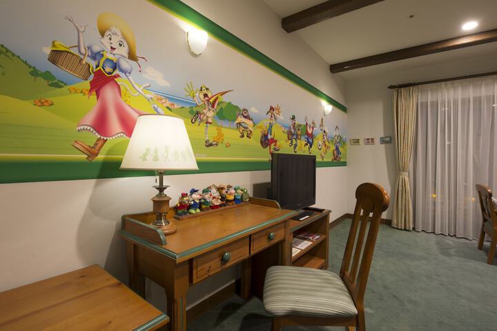 Room 6 of 27
