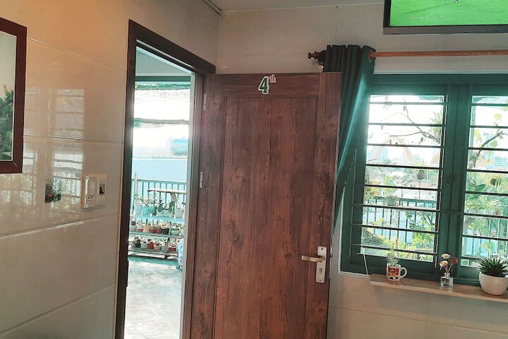 Room 25 of 73