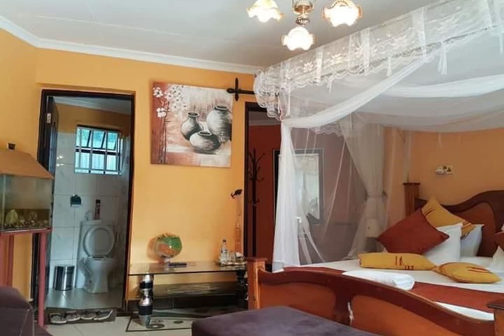 Room 3 of 10