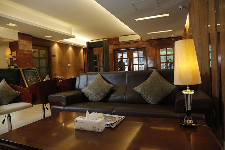 Entrance & Lobby