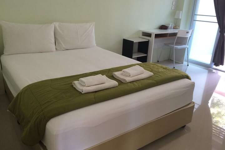 Room 18 of 80