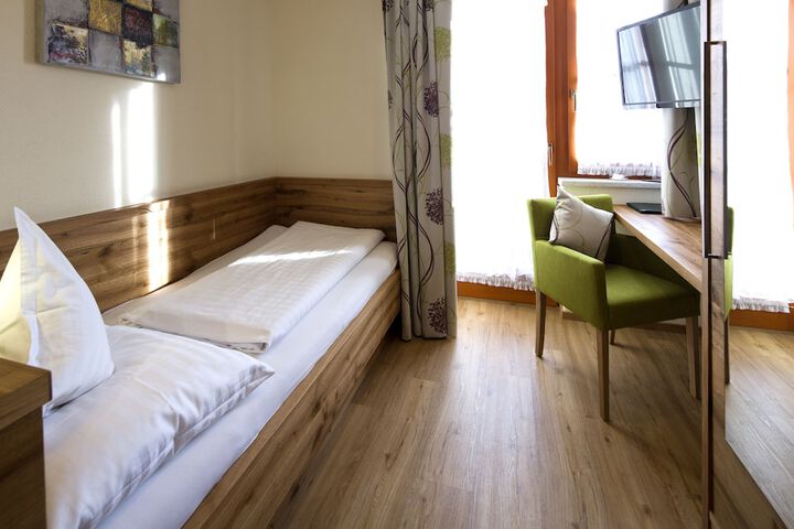 Room 3 of 55