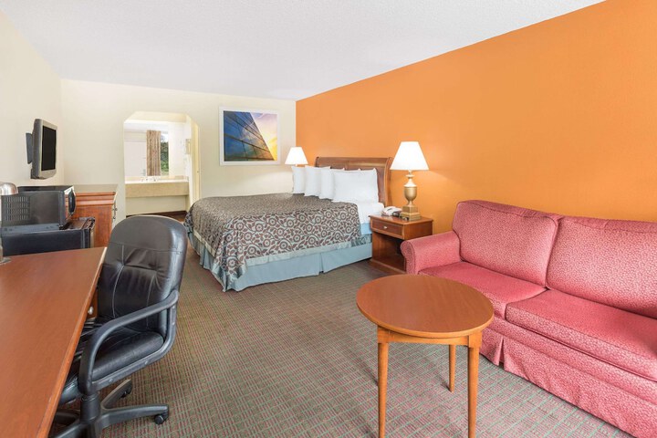 1 King Bed (9 of 9)