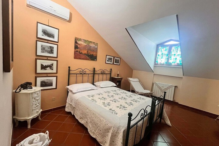 Room 6 of 23