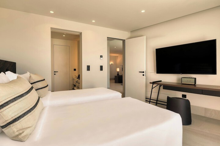 Room 32 of 130