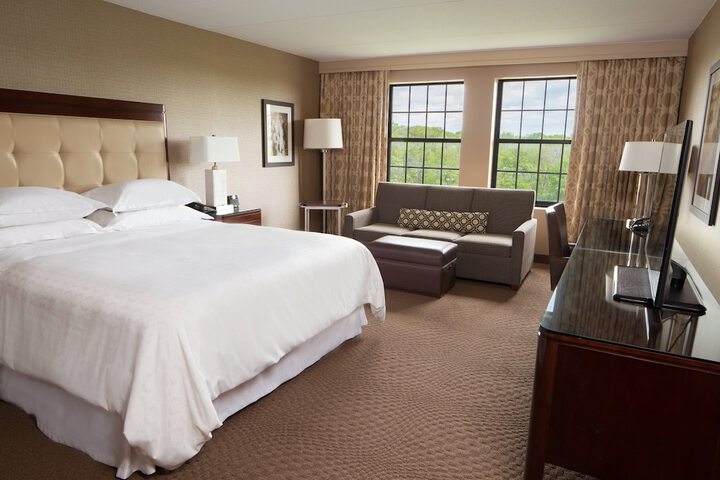 1 King Bed Accessible Corner (5 of 7)