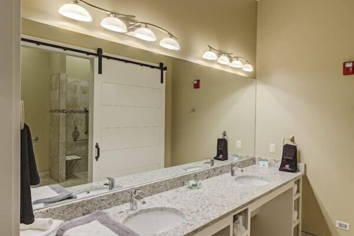 Bathroom sink